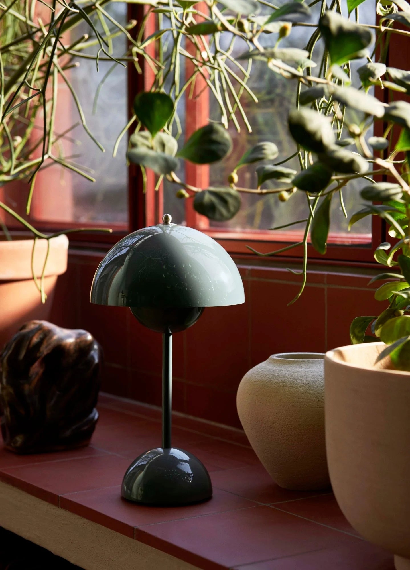Flowerpot Portable Table Lamp VP9