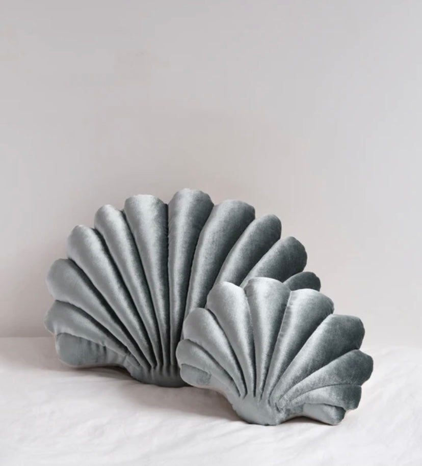 Shell pillow new velvet / Medium